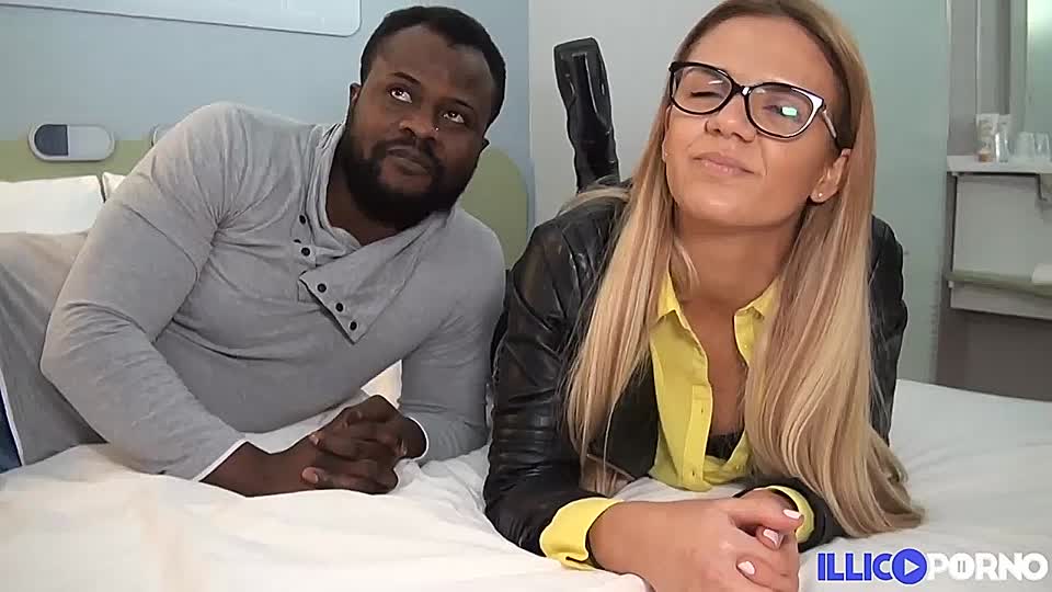 BBC fickt die Muschi einer blonden Amateurin